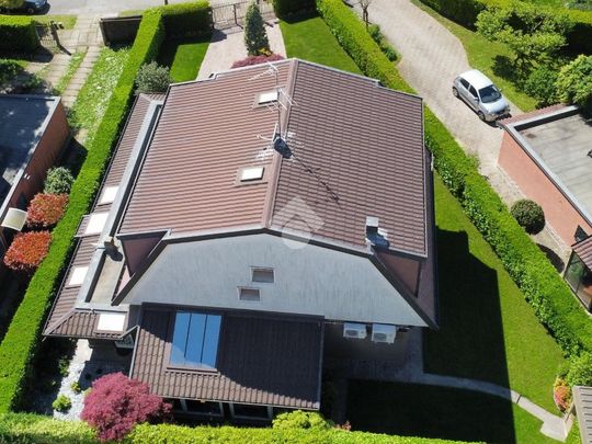 Villa singola in affitto - Photo 1