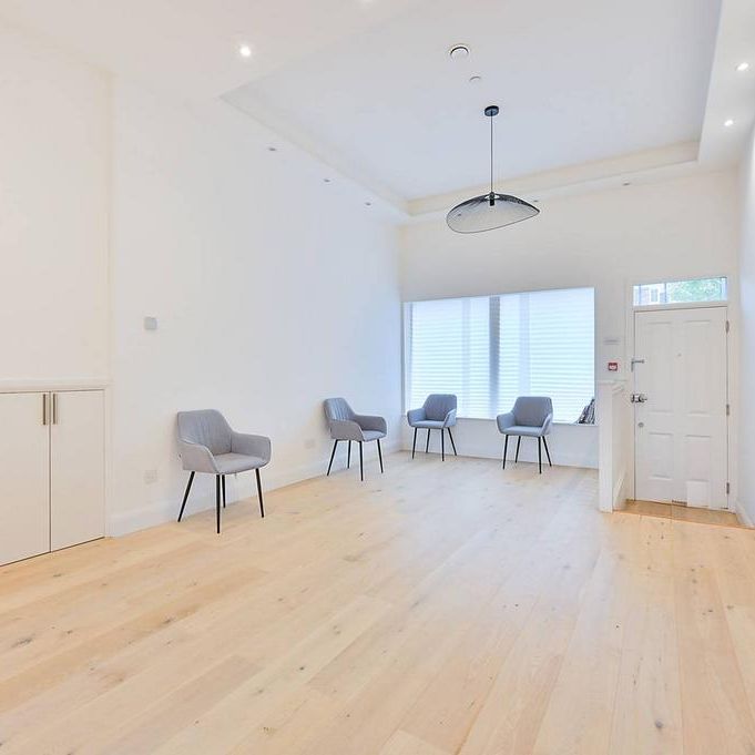 3 bedroom flat to rent - Photo 1