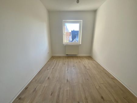 Renovierte 2-Zimmer-Wohnung mit Balkon frei! - Foto 3