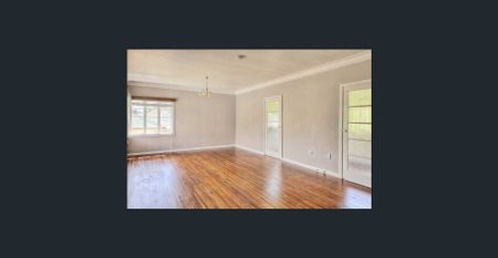 3-BEDROOM HOME WITH LARGE BACKYARD - Photo 2