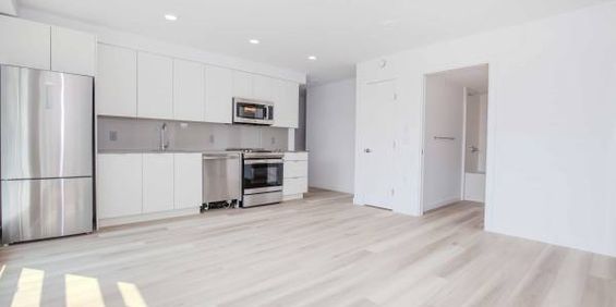 RENT COMMERCIAL DRIVE! BRAND-NEW 2 BED 1 BATH + DEN APARTMENTS! - Photo 3