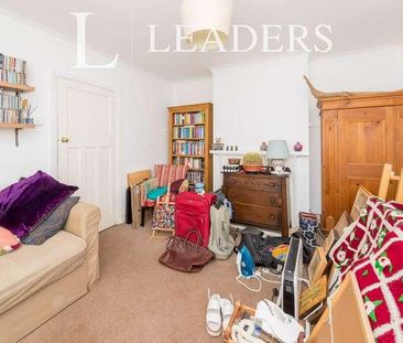 Knole Grove, East Grinstead, RH19 - Photo 3
