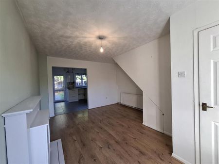 2 bedroom terraced house to rent - Photo 2