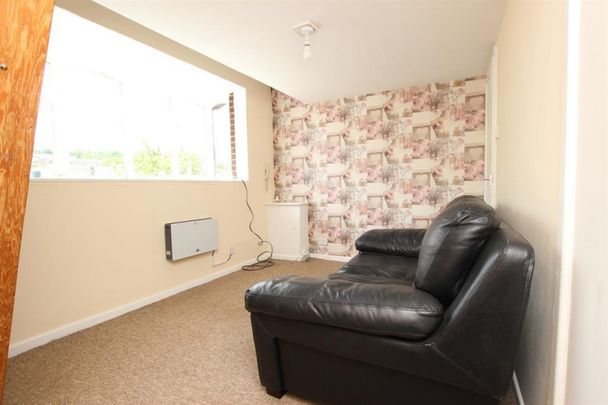 1 bedroom Flat To Let - Photo 1