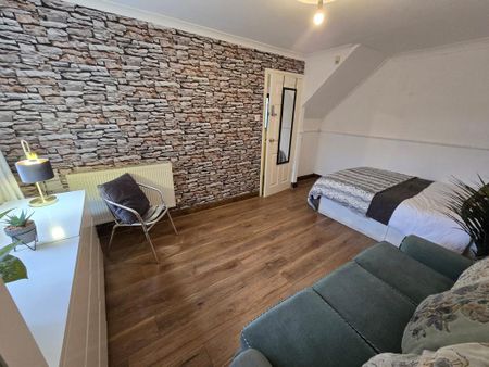 1 bedroom in a house share to rent - Photo 4