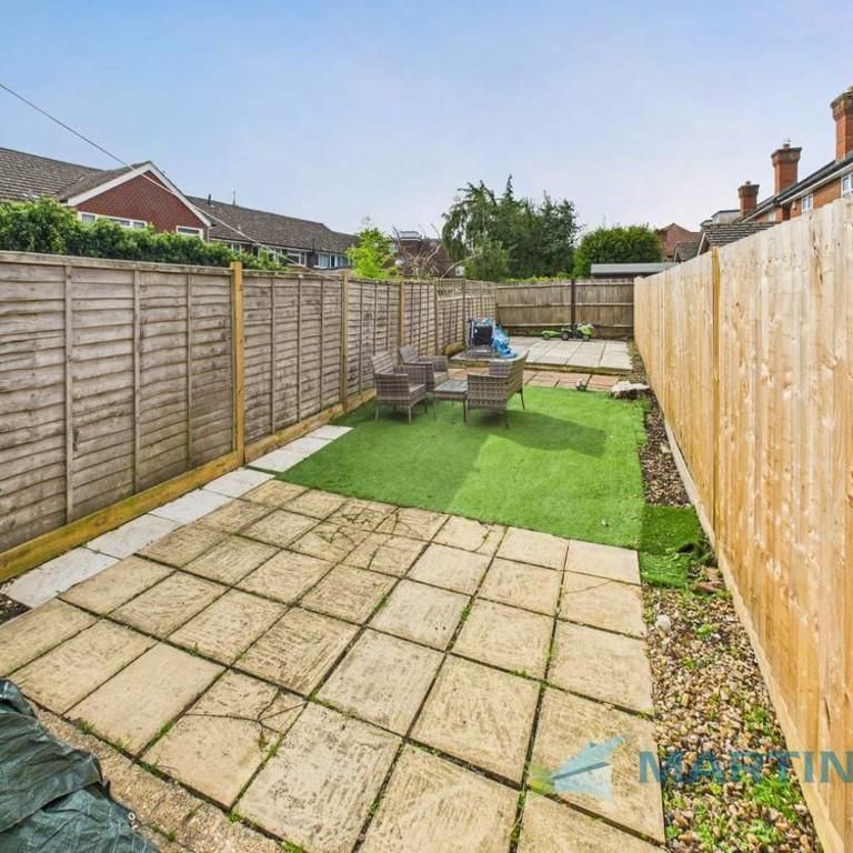 2 bedroom terraced house to rent - Photo 1