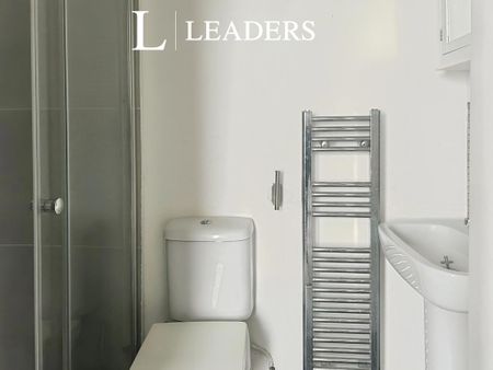 6 bedroom terraced house to rent - Photo 4