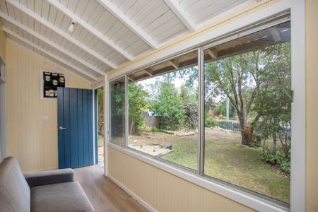 freshly renovated three-bedroom home - Photo 4