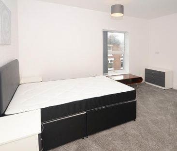 1 bedroom in a house share to rent - Photo 3