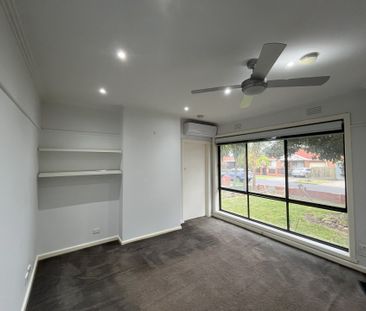 Comfortable Family Living - Photo 2