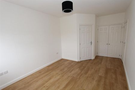 2 bedroom penthouse to rent - Photo 3