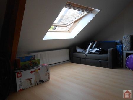 Goed gelegen triplex appartement te huur in Hoegaarden - Photo 5