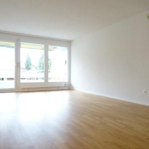 Moderne 4.5-ZW à 78 m² im 2. OG mit sonnigem Balkon - Photo 1
