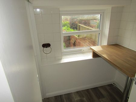 5 bed Terraced - To Let - Photo 2