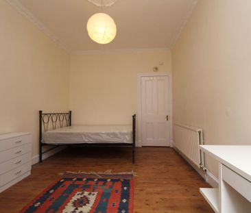 3 bedroom flat to rent - Photo 6