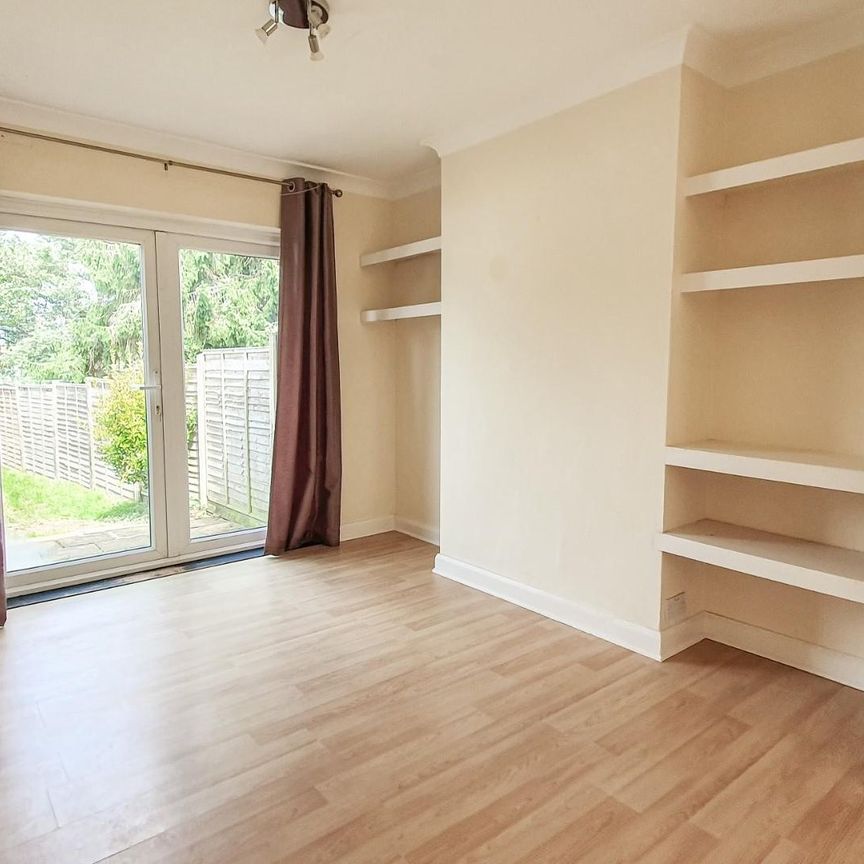 Auckland Road, Potters Bar - Photo 1