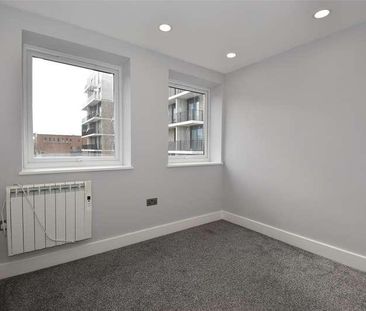 Queens Square, Northgate, Crawley, RH10 - Photo 4