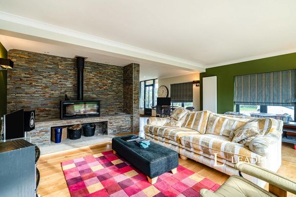 3 bedroom bungalow to rent - Photo 1