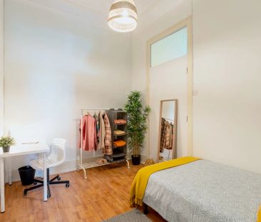 Room in a shared 10-bedroom apartment for rent in Lisbon perfect fo... - Foto 6
