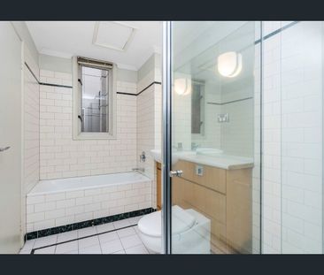 In the heart of all the action - Photo 4