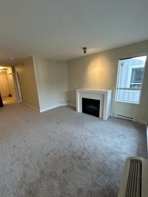 $1, 795, 439-1099 Sunset Dr, Kelowna North - Photo 1