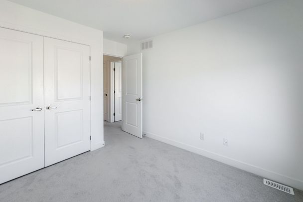 For Lease - 889 Solarium Avenue, Blossom Park - Airport and Area, Ontario - Photo 1