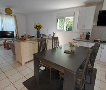 Location Maison 4 pièces 100m² LA RIVIERE 97421 - Photo 5