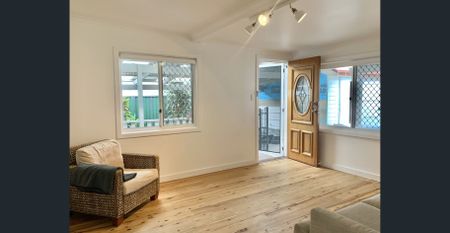 Half-house with own entry - Photo 3