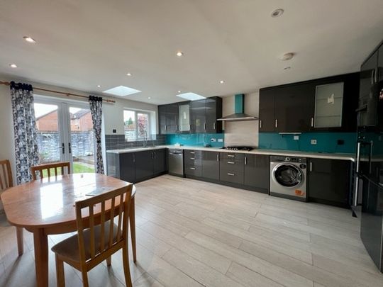 Middleton Gardens, Basingstoke, Hampshire, RG21 - Photo 1