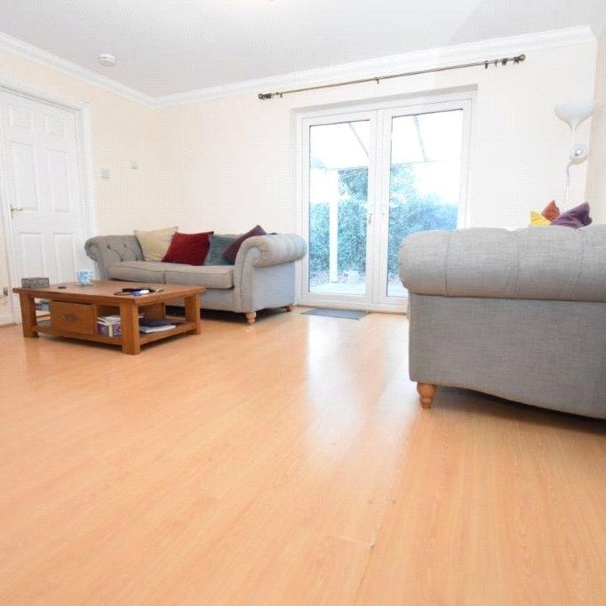3 bedroom semi-detached house to rent - Photo 1