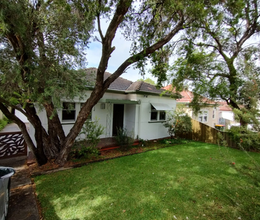Cozy Home Opposite Arcadia Street Park - Photo 3