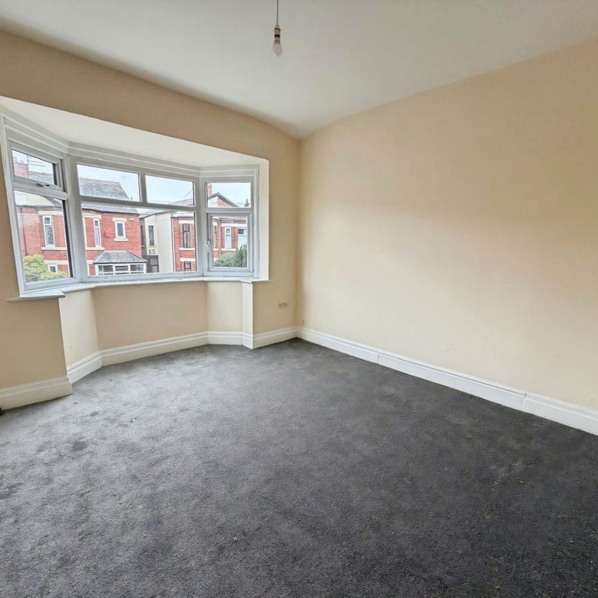 3 bedroom House To Let Total Size: 1098 SQ FT - Photo 1