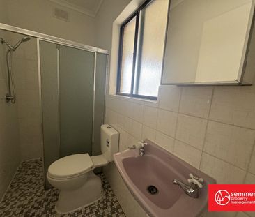 3 BEDROOM FAMILY HOME - MINUTES TO THE BEACH - Photo 2