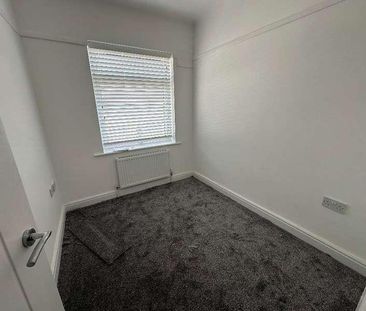 Pine Close, Bed Townhouse, L36 - Photo 2