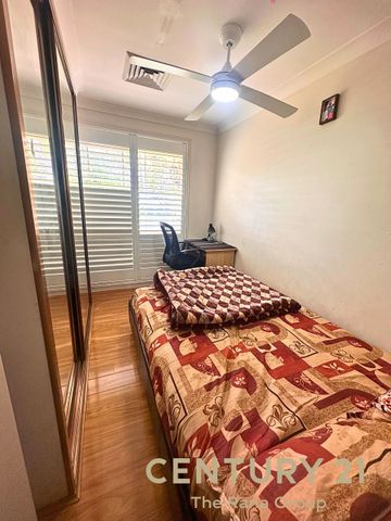 Spacious & Energy-Efficient 3-Bedroom Home near Penrith CBD - Photo 5