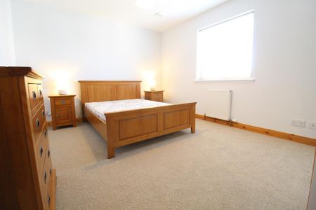 3 bedroom flat to rent - Photo 5