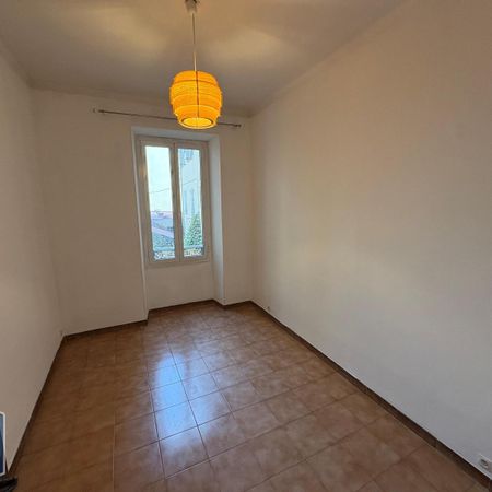 Location Appartement 2 pièces 56m² NICE 06300 - Photo 4