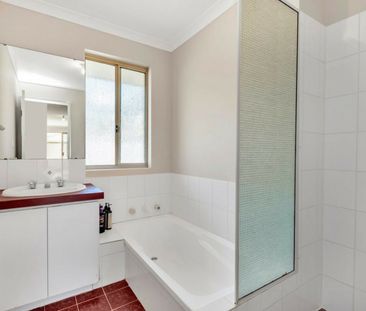 Ideal Family Home! - Photo 2