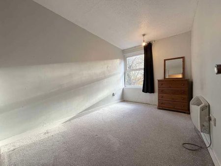 Tremona Road, SO16 - Photo 2