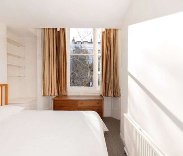 A lovely two bedroom apartment located in the heart of Notting Hill - Photo 1