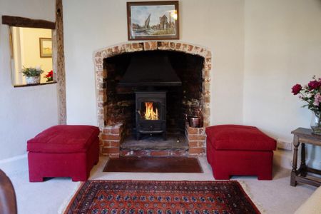 2 bedroom semi-detached house to rent - Photo 2