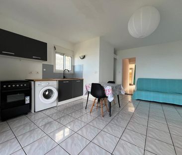 Location Appartement 2 pièces Meublé 50m² PETITE ILE 97429 - Photo 2