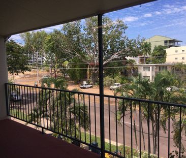 BRIGHT, BREEZY AND IDEALLY LOCATED! - Photo 3