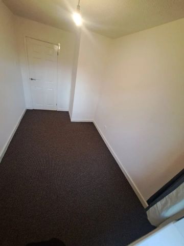 2 Bed Flat, St. Davids Court, M8 - Photo 4