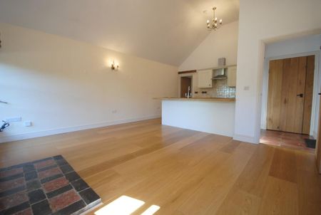 2 bedroom barn conversion to rent - Photo 2