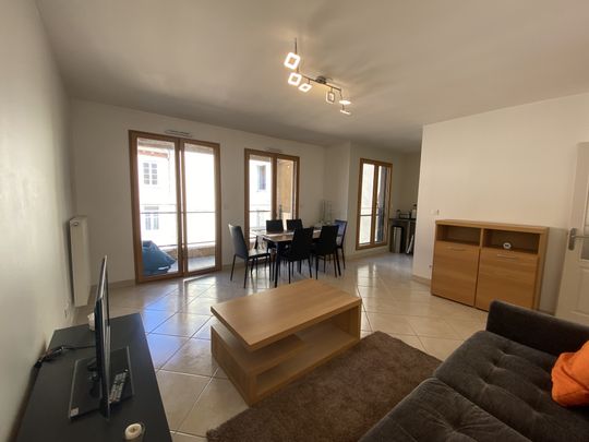 Location Appartement 3 pièces 74m² LYON 4ème - Photo 1