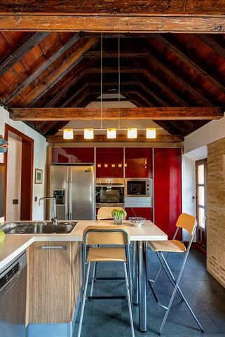 Plaza Puerta Real, Sevilla, Andalusia 41001 - Photo 4