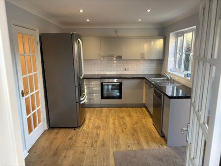 3 bedroom house to rent Lewis Close, Hopton, Diss, IP22 - Photo 3