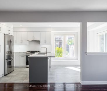 For Lease - 2 Yang Street, Richmond Hill, Ontario - Photo 3