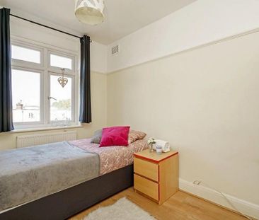 1 bedroom in a house share to rent - Photo 4